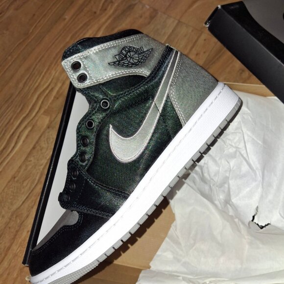 Nike Air Jordan 1 Retro High OG Satin Shadow Wmns 7.5 / 6Y – 100% Authentic NIB - Picture 6 of 11